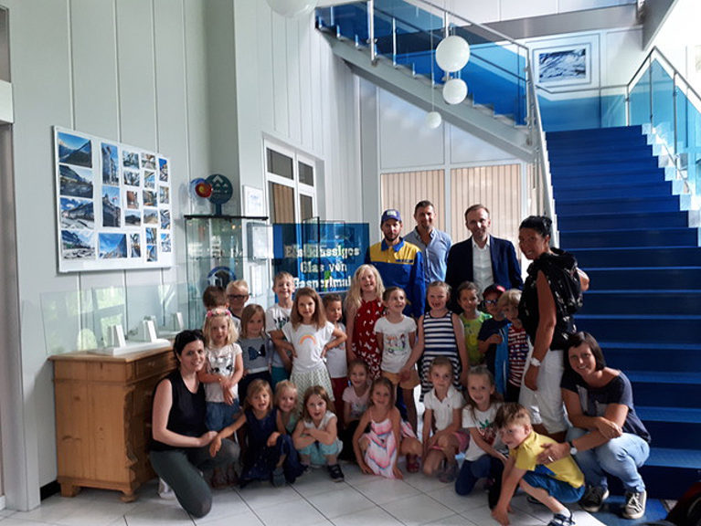 Der Kindergarten Wagrain zu Besuch bei Glas Gasperlmair